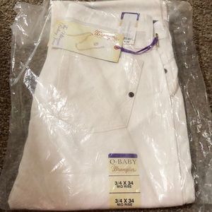 White wrangler jeans